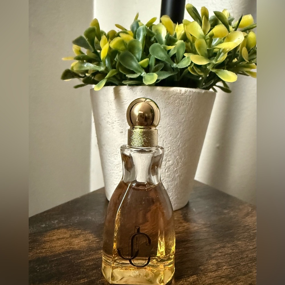 JIMMY CHOO I Want Choo fragrance